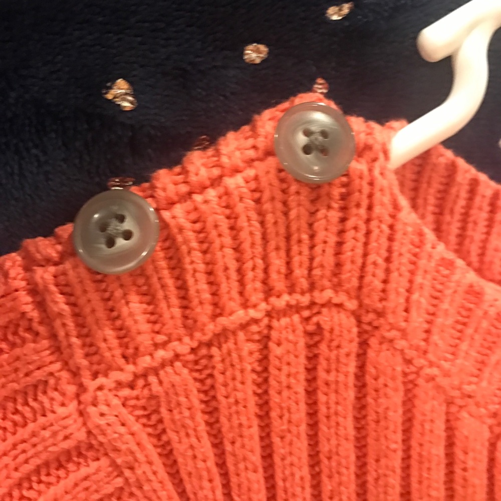 Sweater - Picture 5 of 6